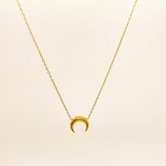Crescent Necklace - novélle