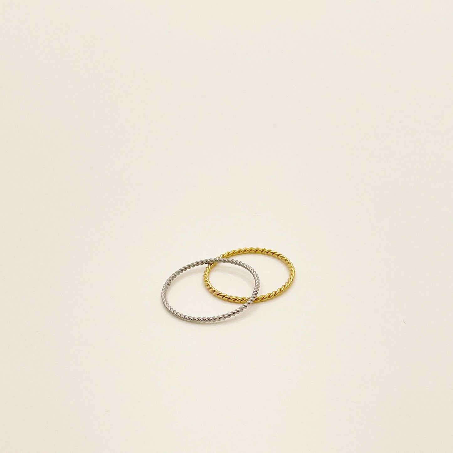 Dainty Twisted Ring - novélle