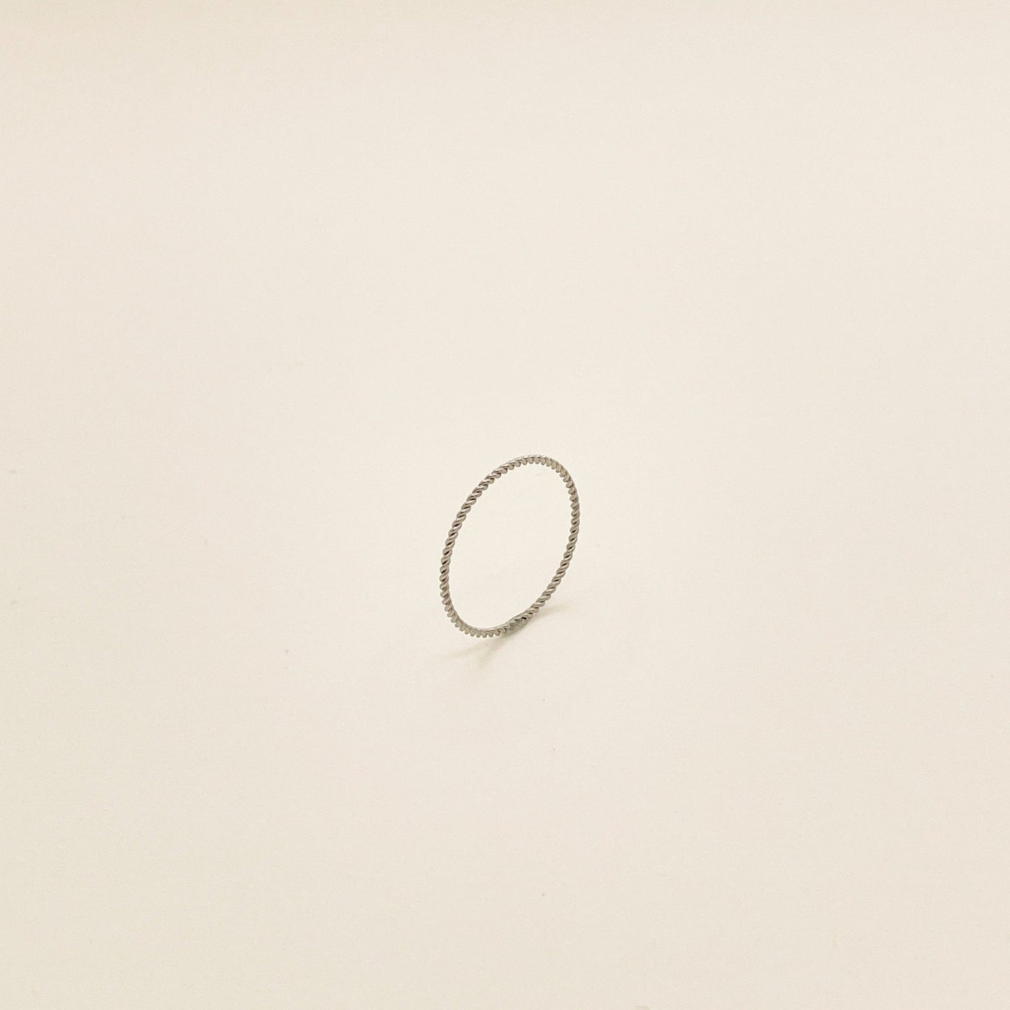 Dainty Twisted Ring - novélle