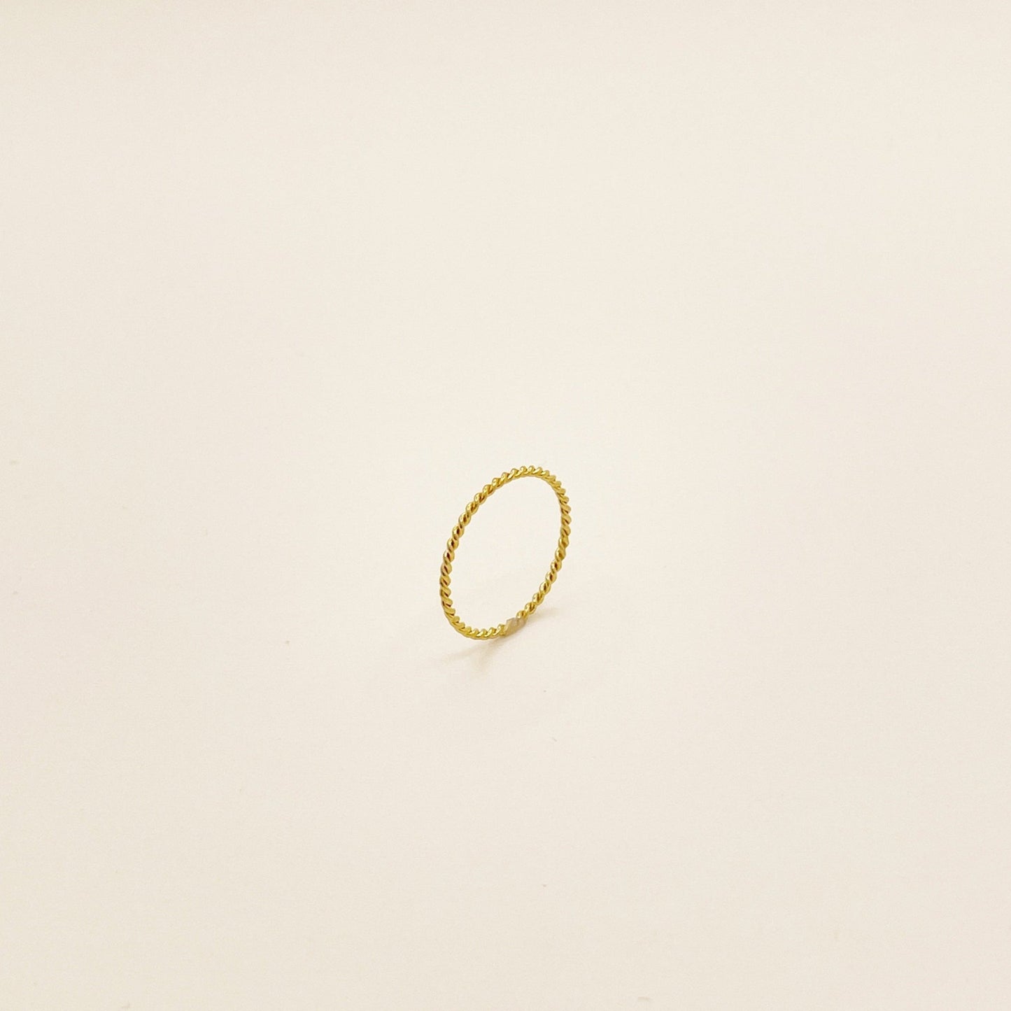 Dainty Twisted Ring - novélle