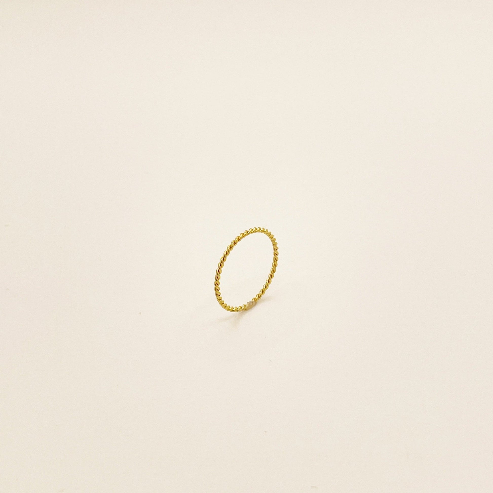 Dainty Twisted Ring - novélle
