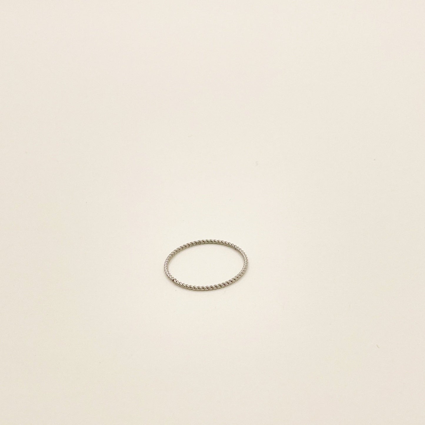 Dainty Twisted Ring - novélle